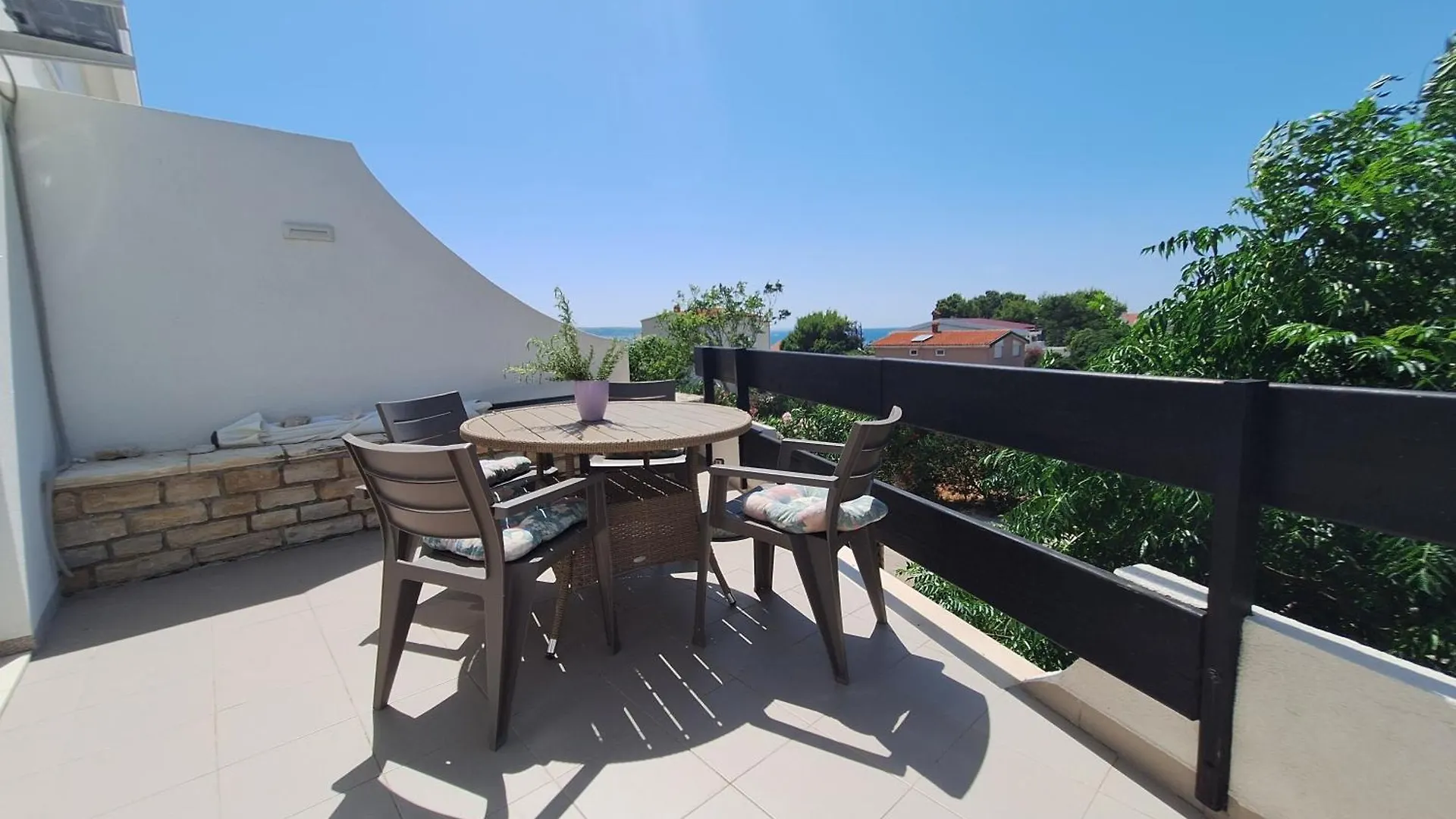 Apartment Seka With Terrace Povljana